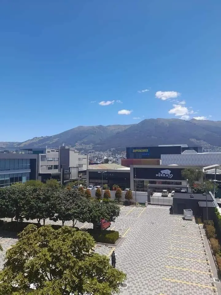 Departamento Amoblado En Quito Norte, Sector La Udla Universidad Av Granados Apartment
